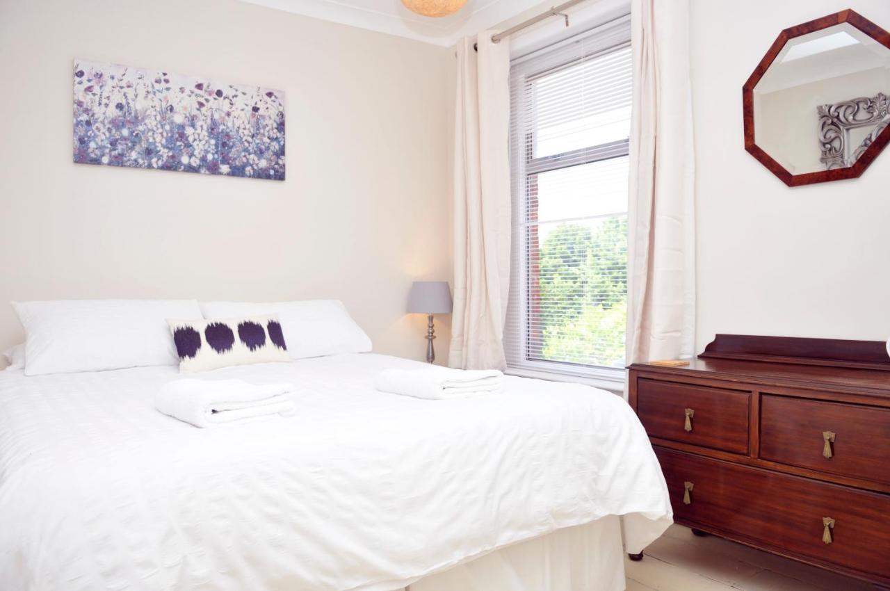 Little Lane Villa Alverstoke ภายนอก รูปภาพ